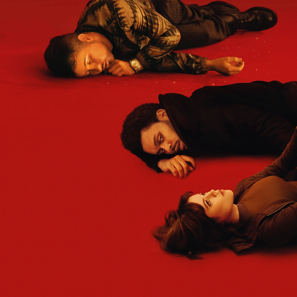 Лежат, приуныли. Собственно, как и мы после просмотра))