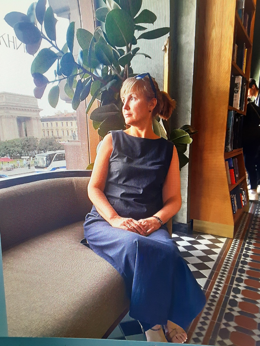 Обычная женщина.