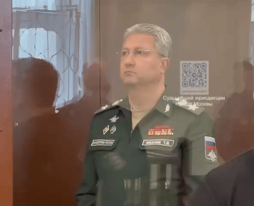    Весной прошлого года, сразу после назначения нового министра обороны Андрея Белоусова взрывной волной пошли задержания в военном ведомстве. Замминистра обороны Тимур Иванов. GIF ТГ-канала "Раньше всех. Ну, почти"