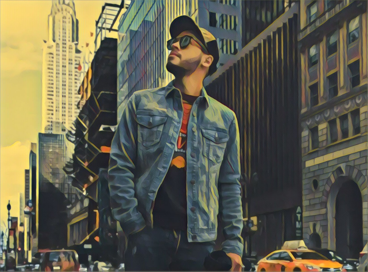 Миша один в городе