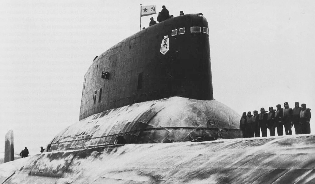 Акула - самая большая подводная лодка в мире. Из свободного источника.