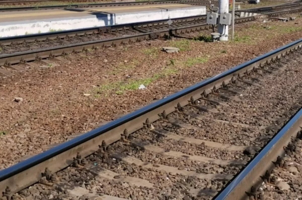    Очевидцы сообщают о человеке, сбитом поездом рядом со станцией Пермь II