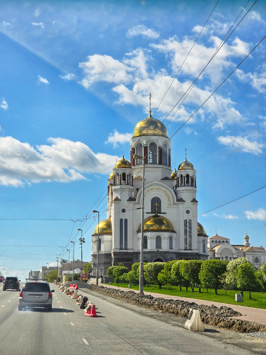 Знаменитый Храм на крови