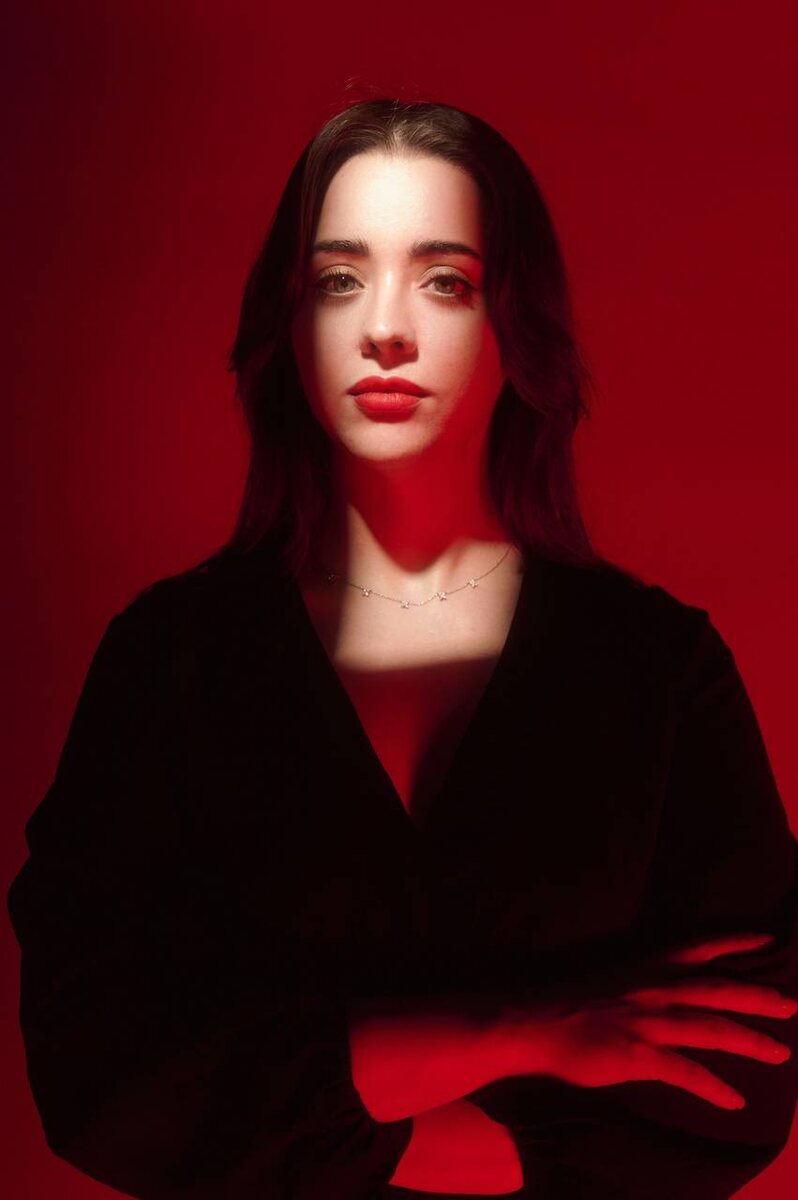 Ведущая подкаста - Маша