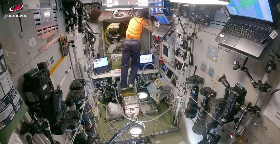 Кирилл Песков работает в СМ «Звезда». Фото: Роскосмос