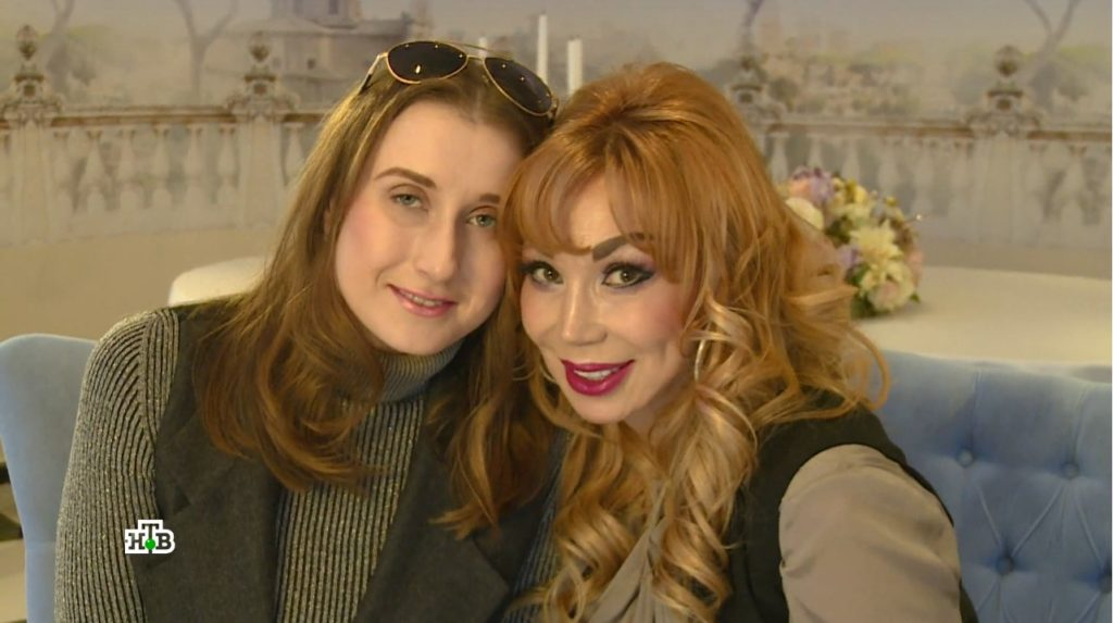 Маша Распутина с дочкой Лидией 

