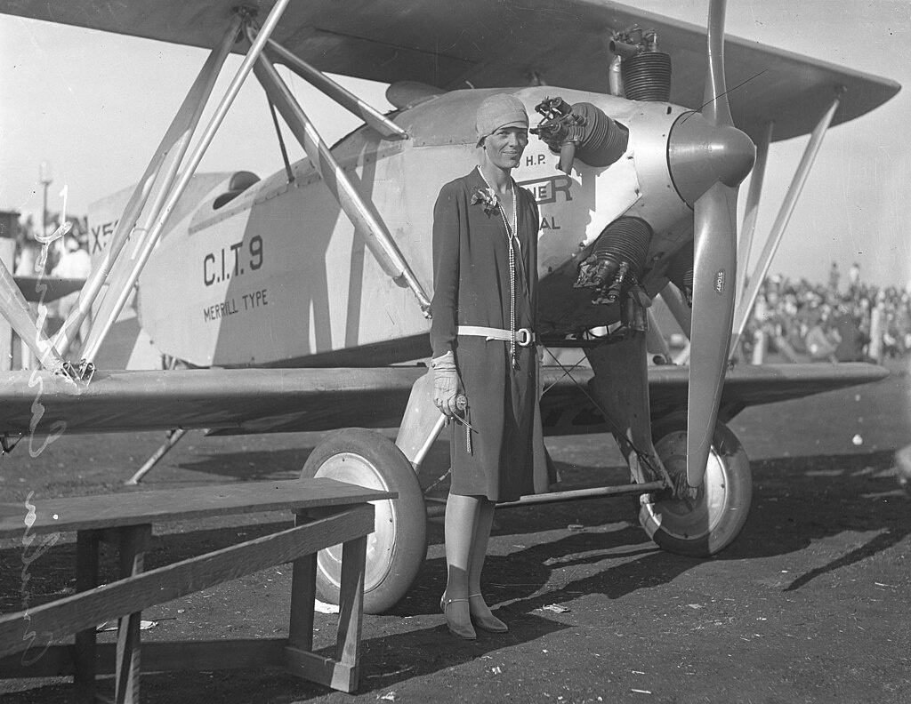 Фотопортрет Амели Экхардт, 1932, Официальный сайт - https://ameliaearharthangarmuseum.org