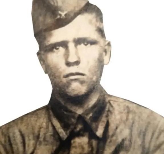 Отцы и сыновья погибли, защищая Родину