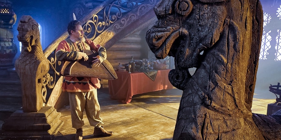 Гусляр на съемках фильма «Последний богатырь: Наследие»: как древнерусские гусли ожили на современном экране