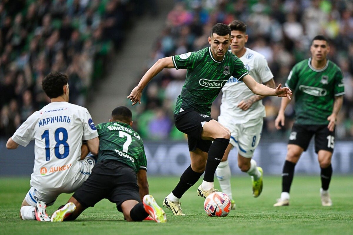 Судьба золотых медалей снова решится в 30 туре в матче "Краснодар" - "Динамо". Как и год назад. 