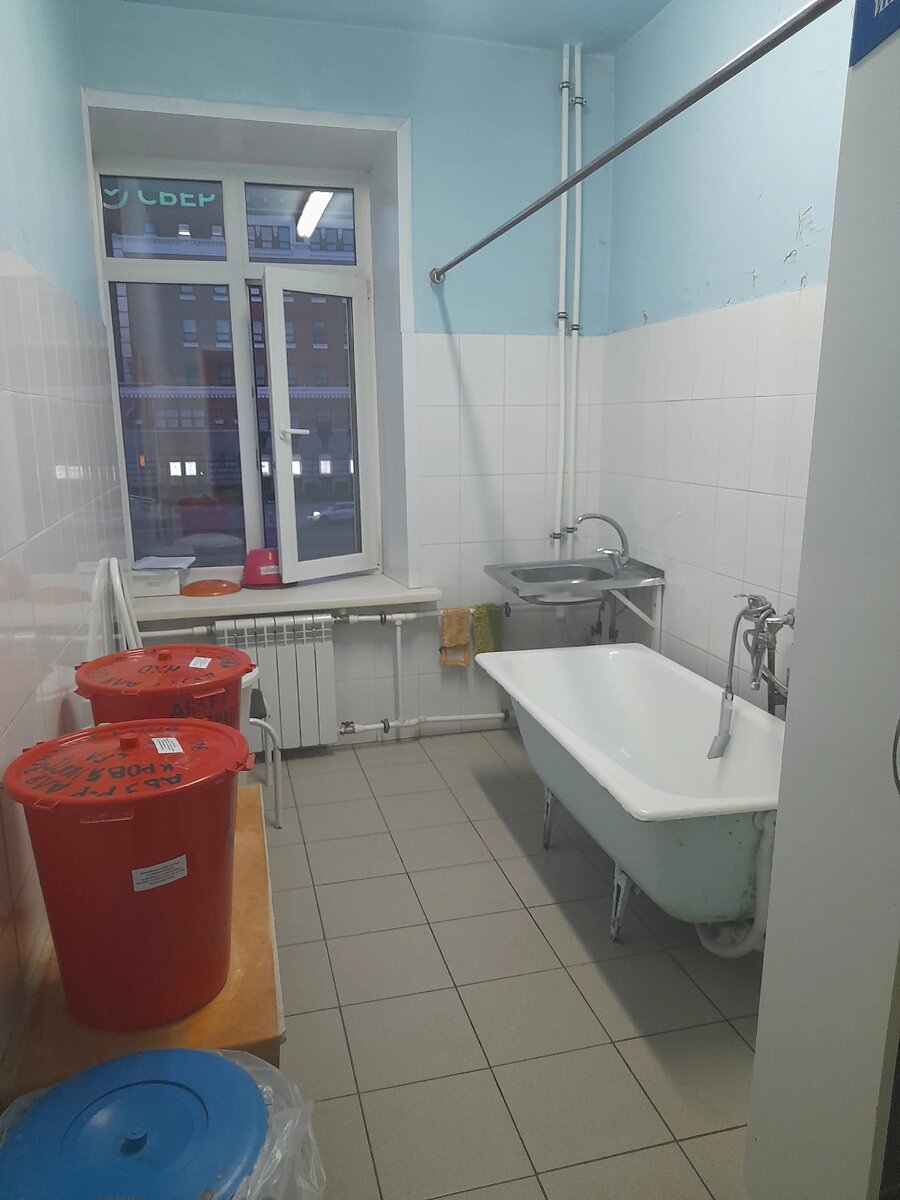 Фото из личного архива. Место, где мы мылись.