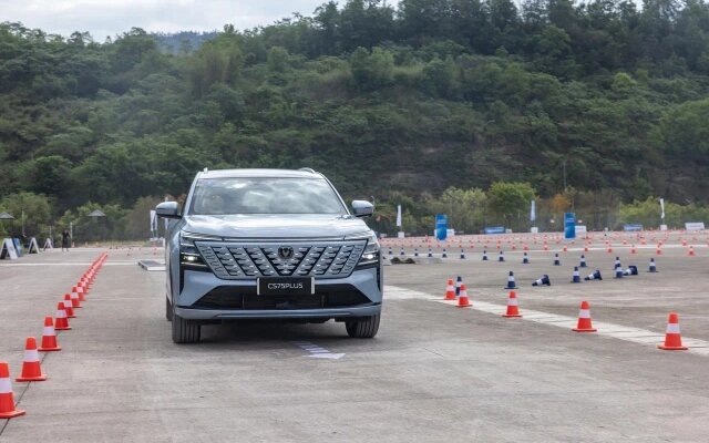 Changan CS75 Plus (Фото: Autonews)