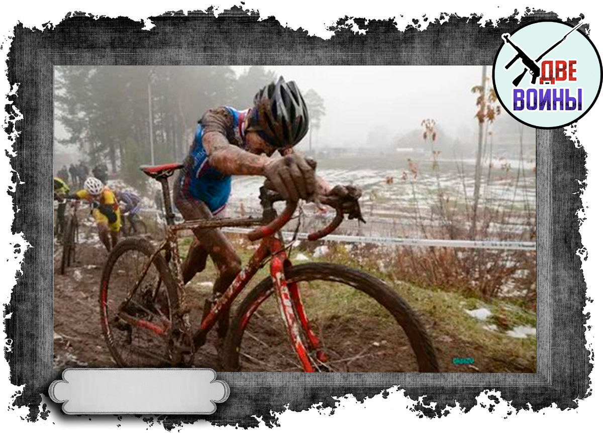 На каких-то участках велосипедист идет, а не едет. Фото в свободном доступе.