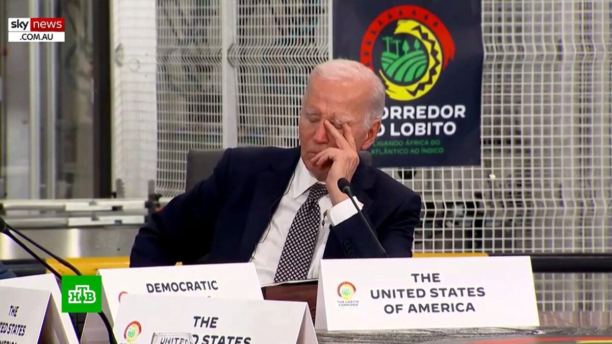    Байдена засняли спящим на встрече с лидерами африканских стран