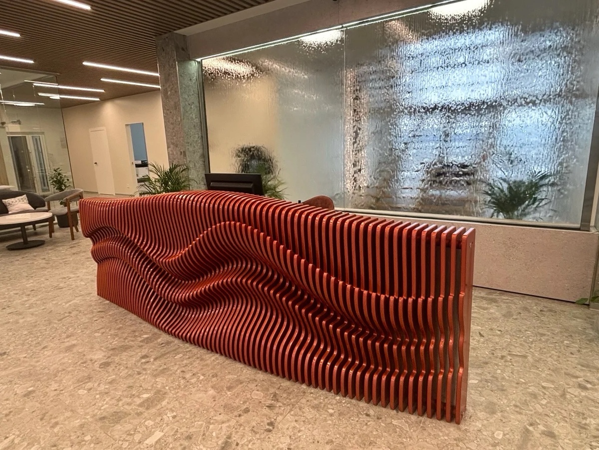 Параметрический ресепшн Wave W4. Реализованный проект нашей авторской модели.