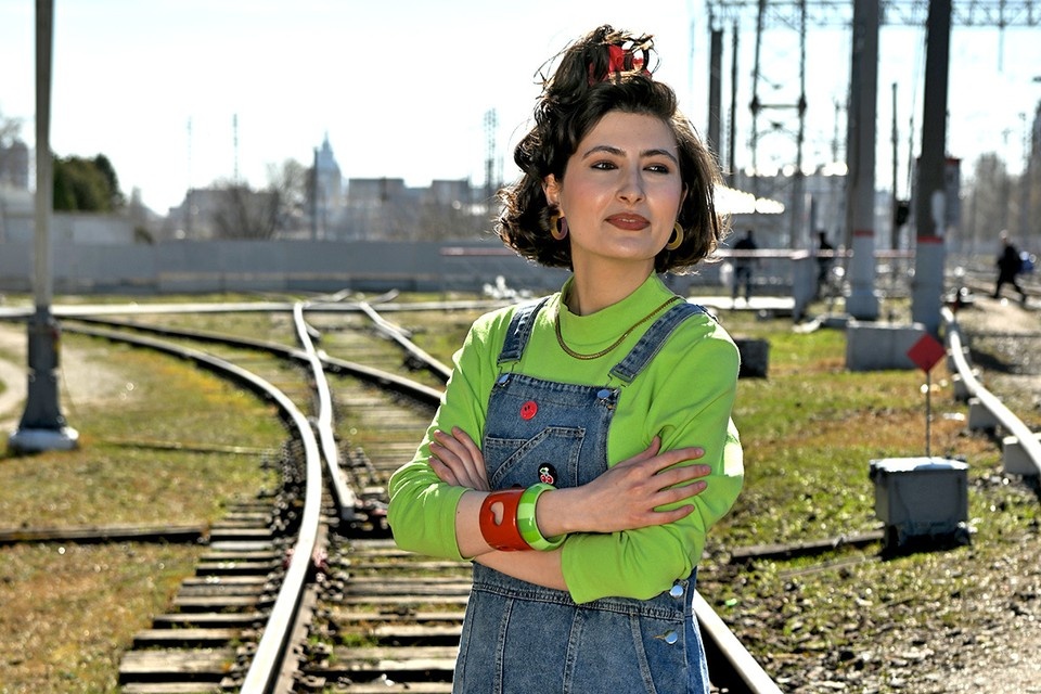    Василиса Курилко-Рюмина в образе девушки 90-х Михаил ФРОЛОВ