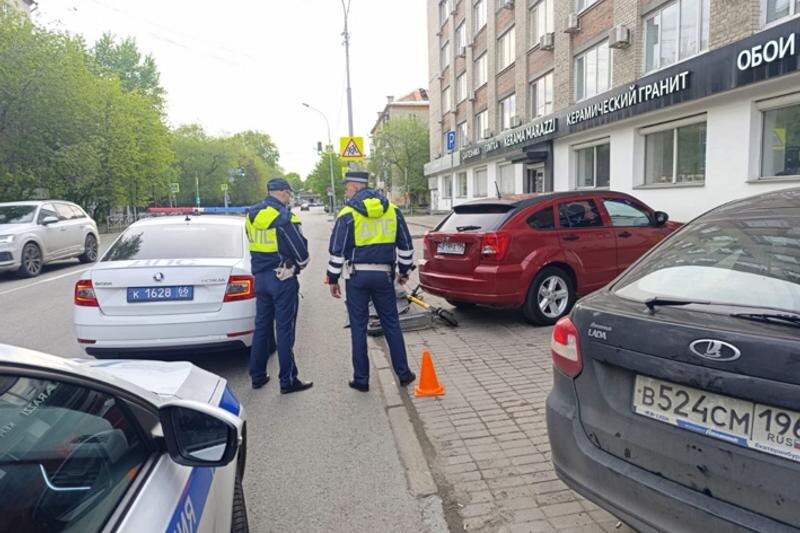    Фото с места ДТП, взято из telegram-канала ГАИ Екатеринбурга