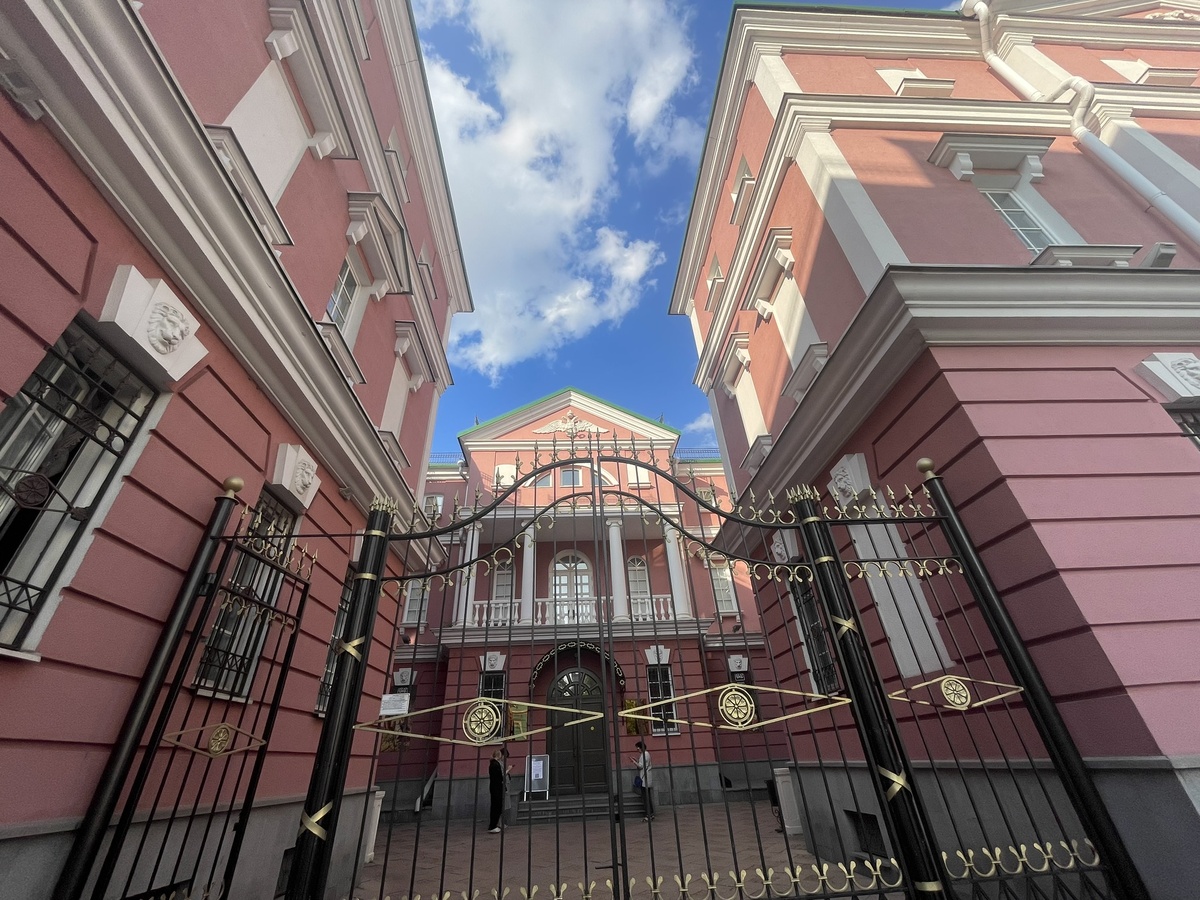 Листайте галерею