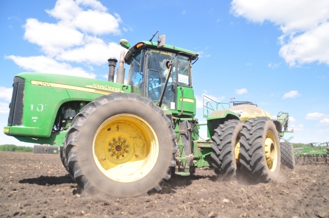    Мало внести зерно в землю, чтобы оно взошло, выросло и дало урожай - необходим всесторонний уход. Фото:  АиФ/ Александра Горбунова