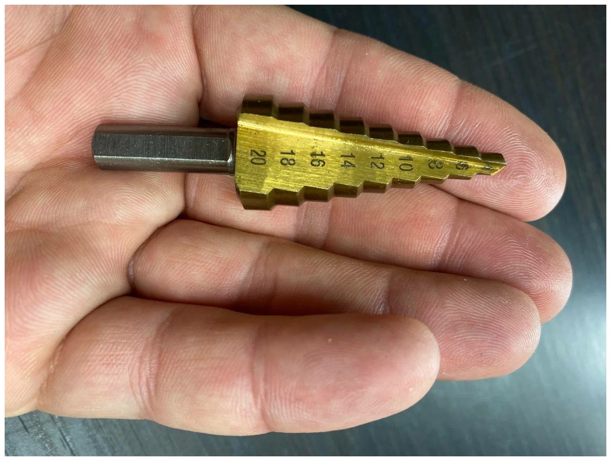 Ступенчатые свёрла можно сравнить со швейцарским ножом в мире сверлильного оборудования. 