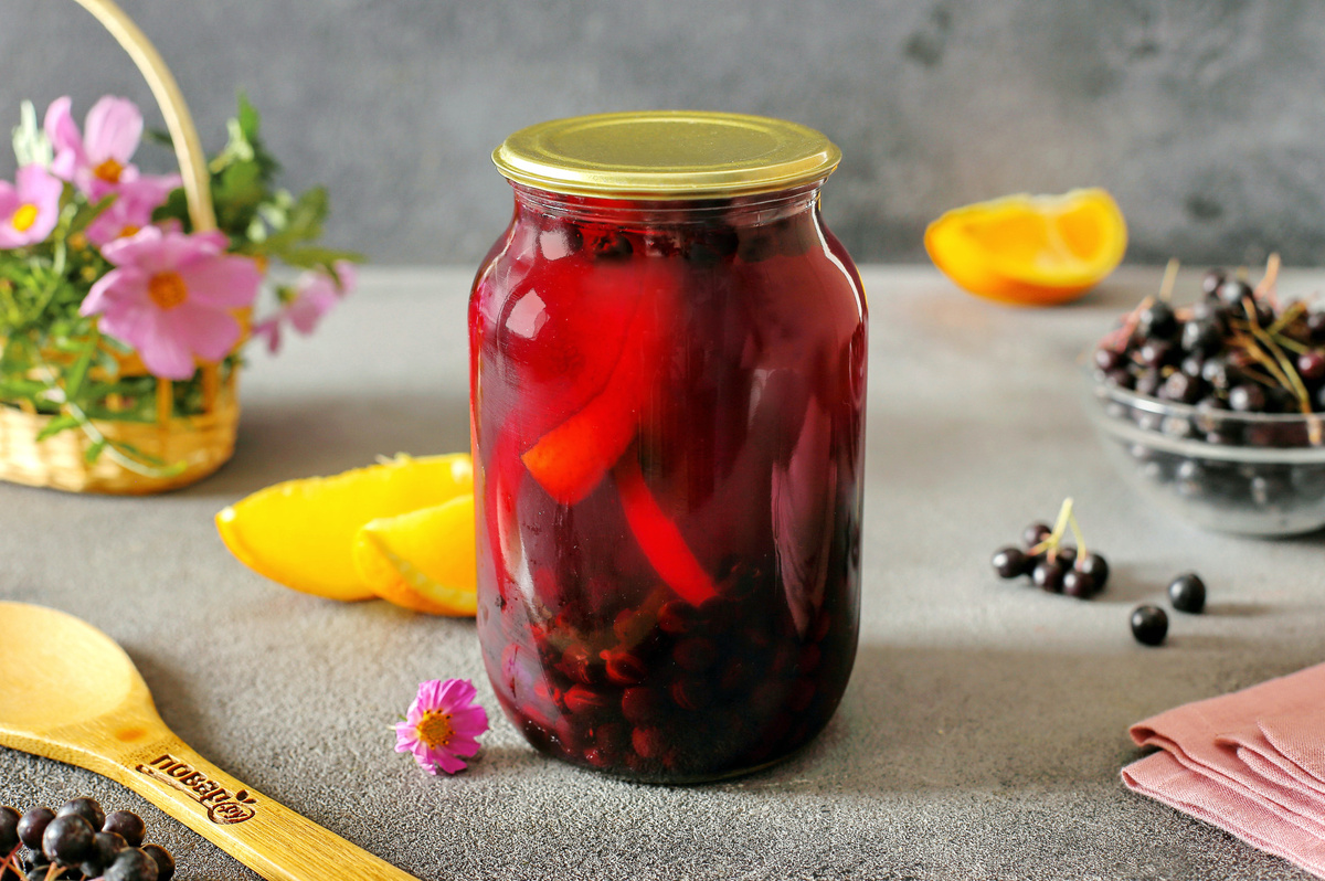    Бабушкин секрет компота из черноплодки с ванилью и гвоздикой