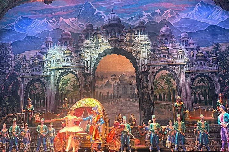    Для Нуриева «Баядерка» была не просто яркой сказкой, но воплощением гармонии и чистоты классической формы.   
Фото: «БИЗНЕС Online»