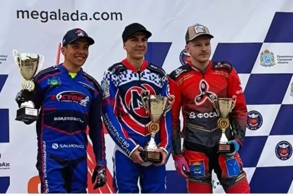    Первую гонку нового спидвейного сезона в Тольятти выиграл Виктор Кулаков