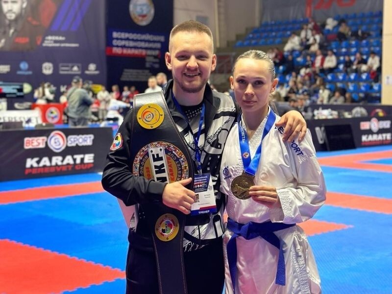    Александра Кондратенко с тренером Радиславом Белкиным. admin