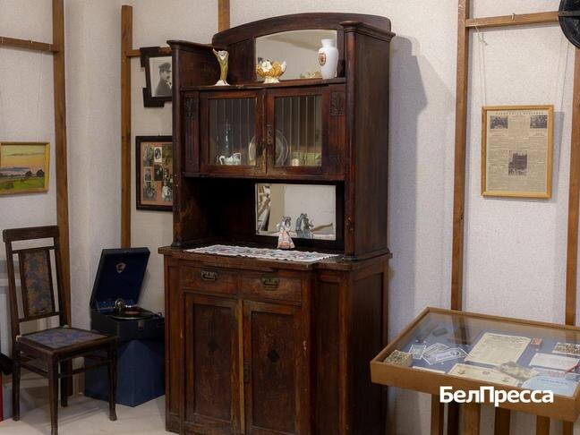 В зале № 2 представлены предметы быта XIX века / Фото: Алексей Дацковский