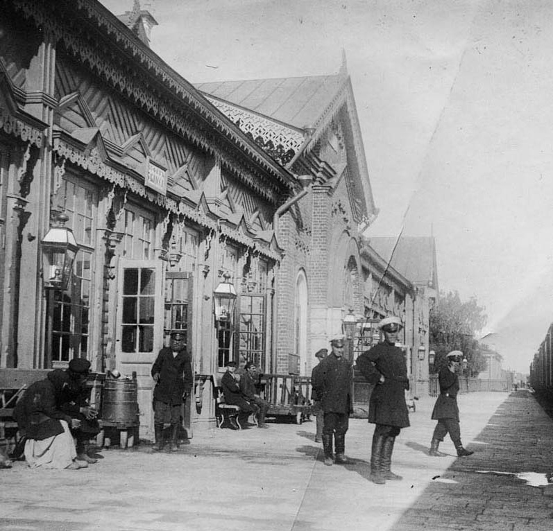 Шуя. Вокзал Северной железной дороги, 1900-1917 гг. Источник фото Pastvu.com и железнодорожный музей вокзала в Шуе.