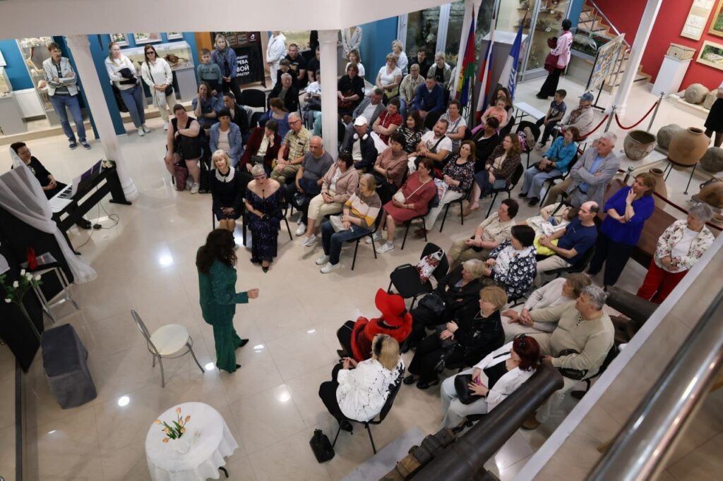 Листайте вправо, чтобы увидеть больше изображений