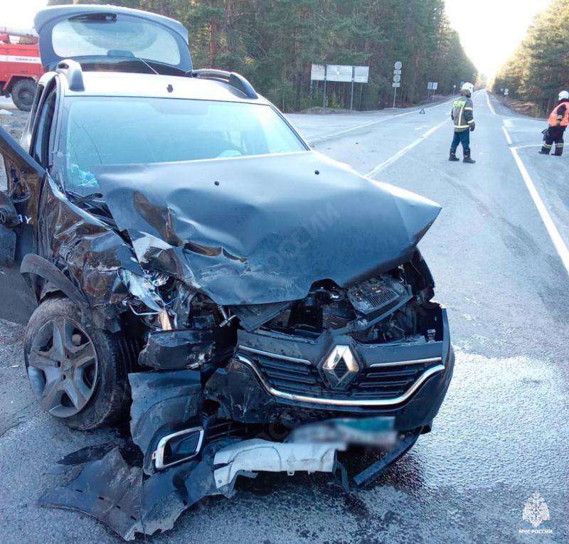    Автомобили жестко столкнулись в Карелии, есть пострадавшиеМЧС Карелии