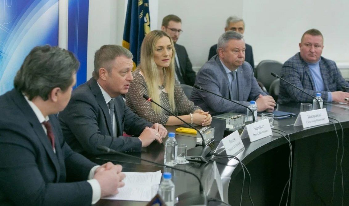 Руководитель IT-медиахолдинга «Регионы России» Ольга Чернокоз с Александром Шкирандо