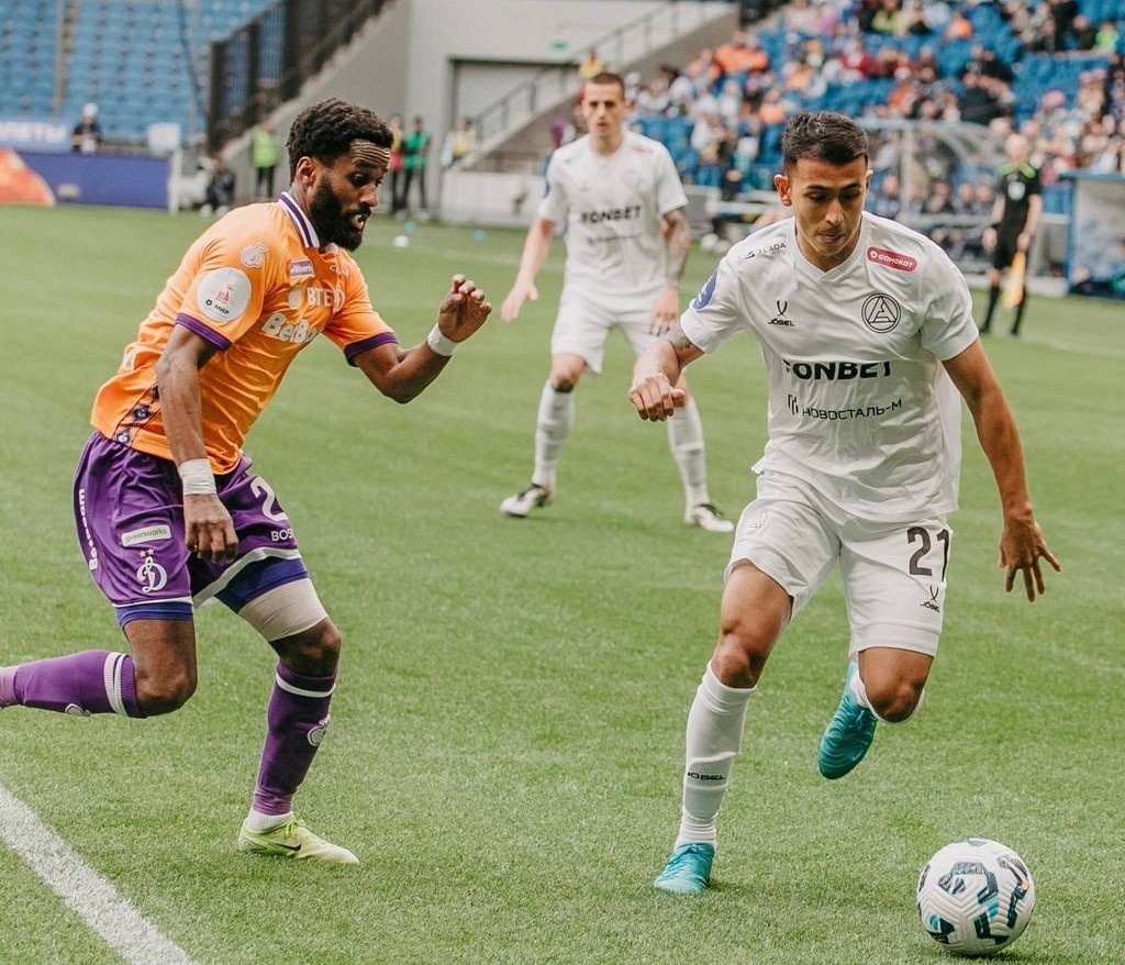 Несмотря на поражение клуб из 63-го региона закрепился в середине РПЛ. Фото: ФК "Акрон"