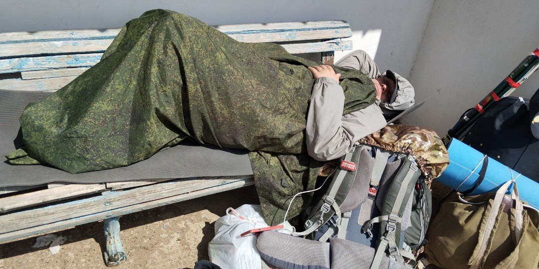 Опасный остров часть 3: В палатке ПАУК! Сложная ночь.