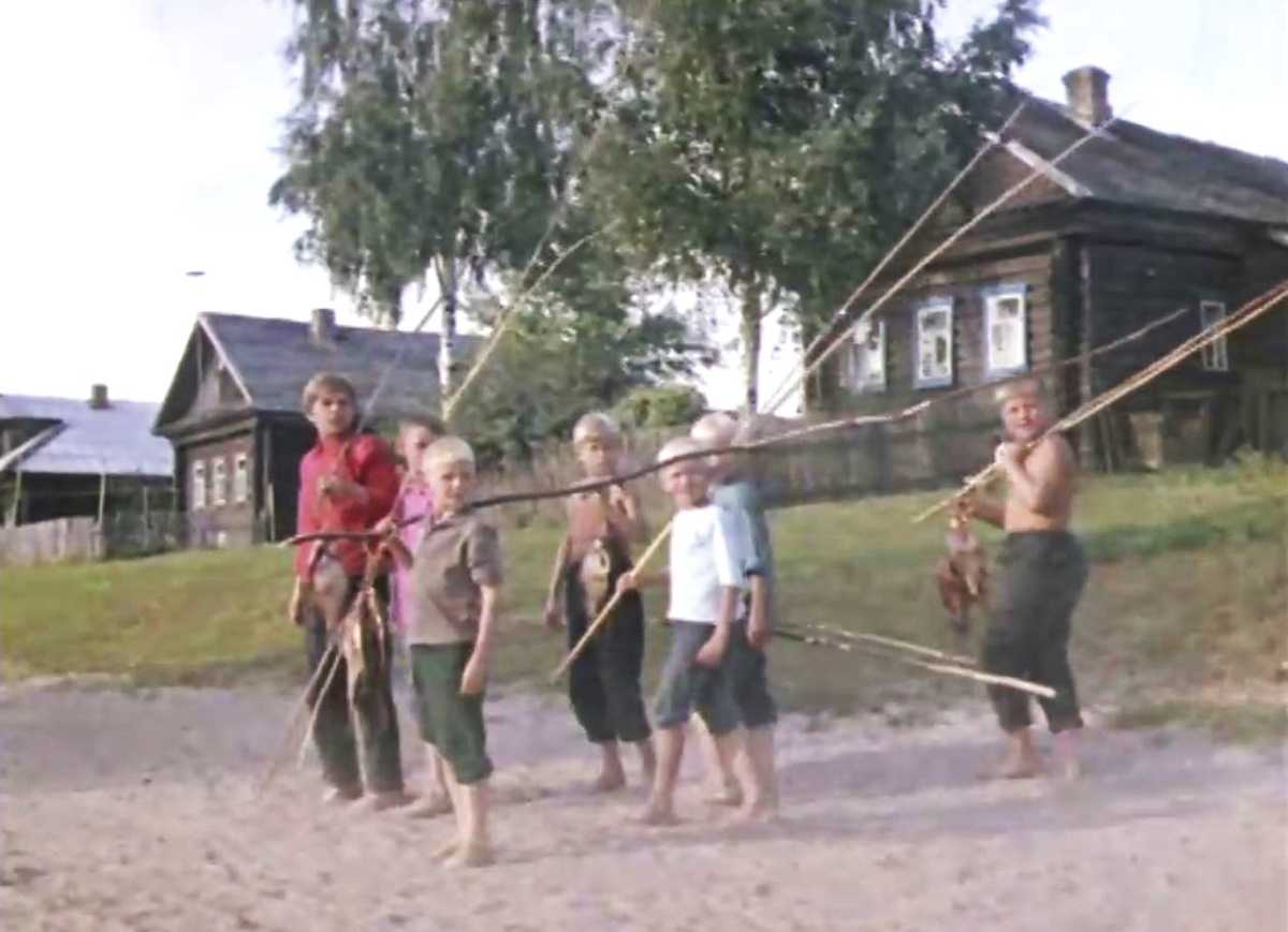 Кадр из телефильма "Светлая речка Вздвиженка"(1971)