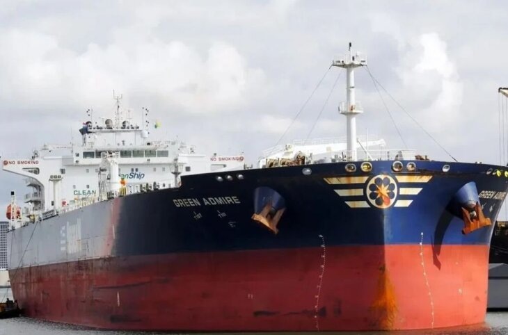    Нефтяной танкер Green Admire. Источник: content.tek.fm.