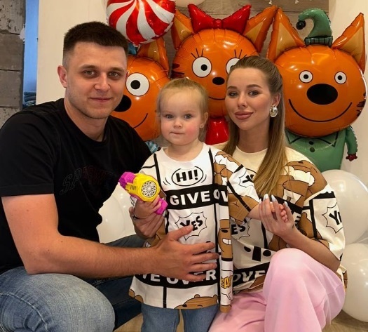 Александр, Таня Репина и Афина (фото из Telegram)