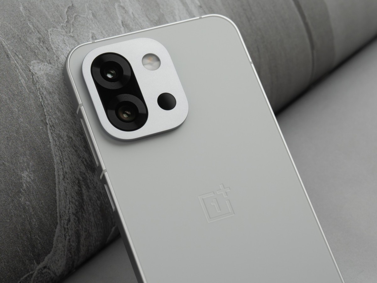    Обзор OnePlus 13T: мини-флагман глазами зарубежных СМИ