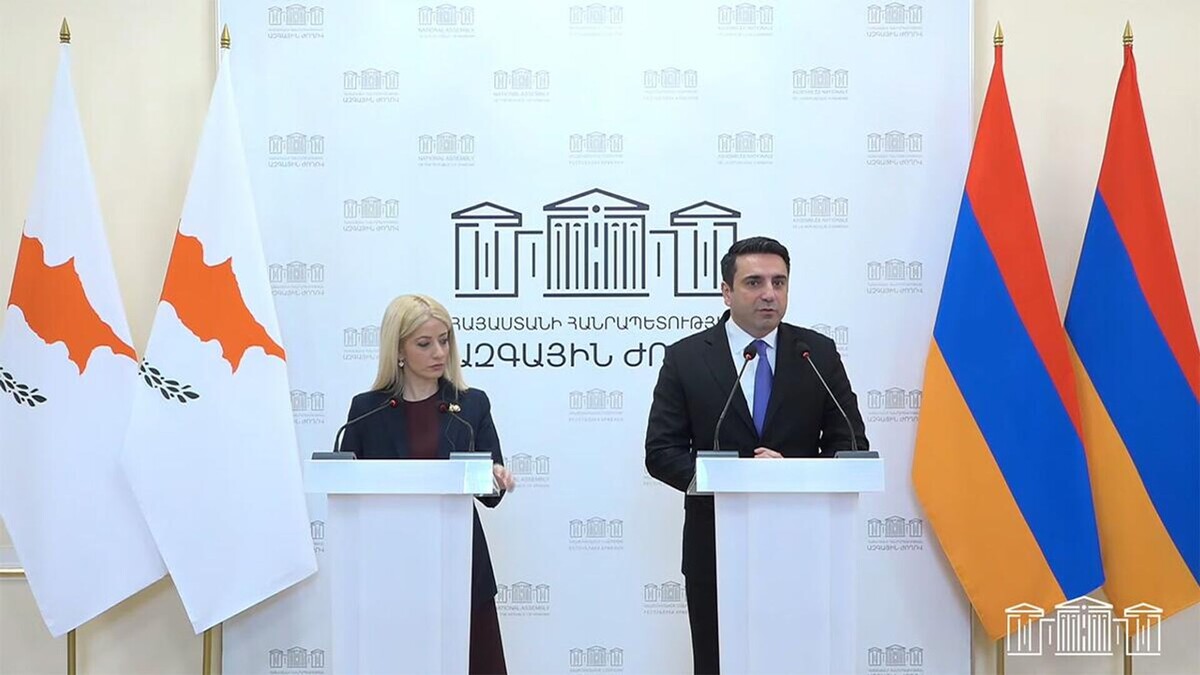 © Photo : press office of the Parliament of Armenia