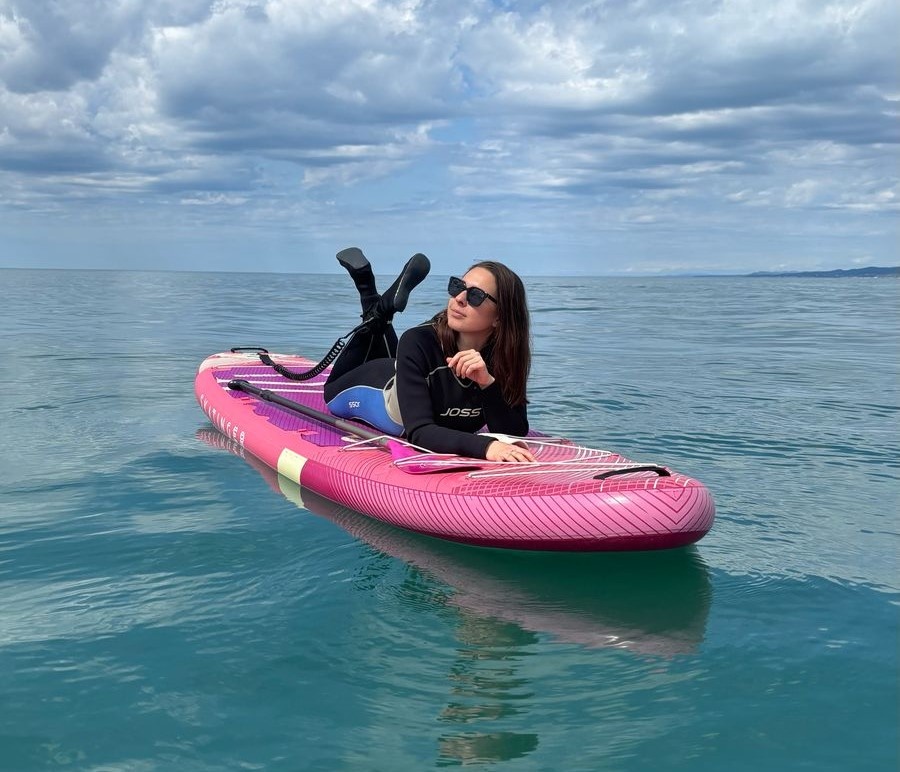 Прогулки на сапах в море - это не только про стройность, но и про удовльствие 