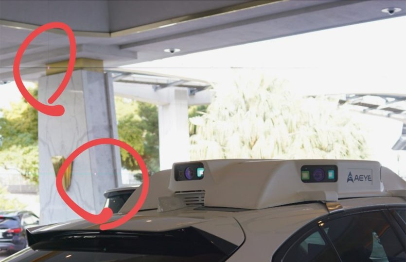 Видео как LiDAR авто повредил камеру iPhone