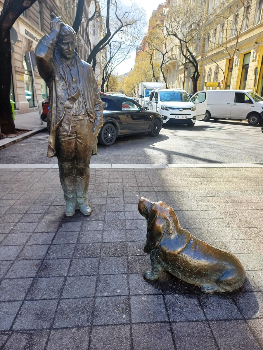 Жанровая скульптура лейтенанта Коломбо.