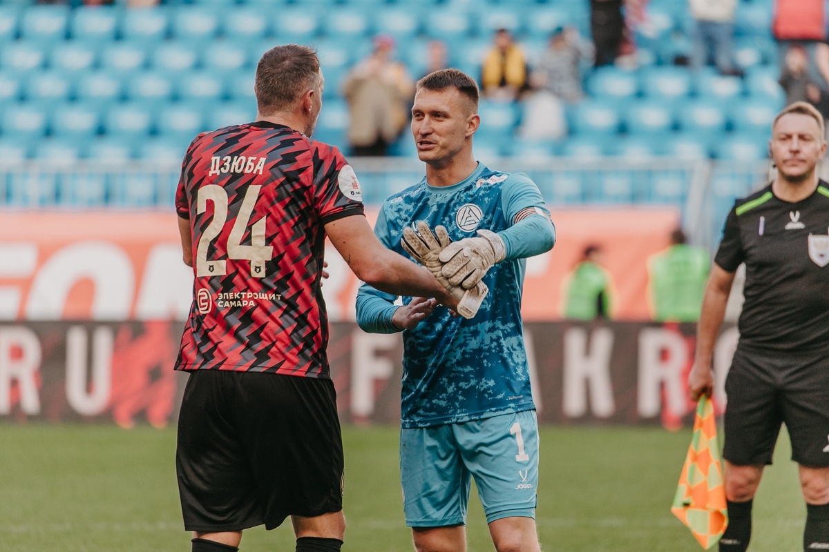 Сергей Волков и Артем Дзюба. Фото: ФК "Акрон"