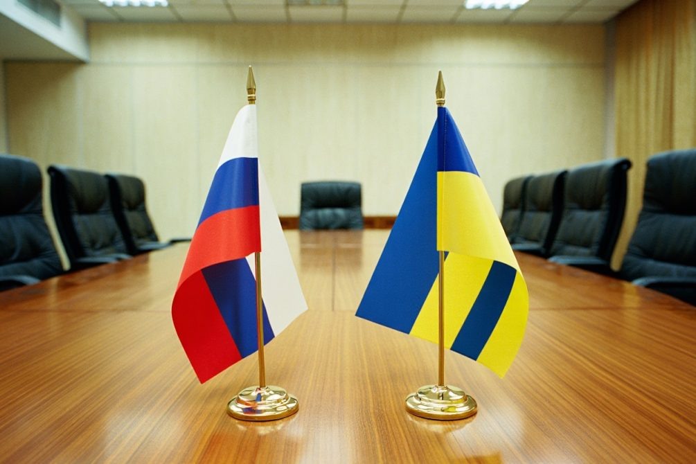   Настоящие переговоры с Украиной могут начаться только осенью, предполагают аналитики. Иллюстрация: "Блокнот"