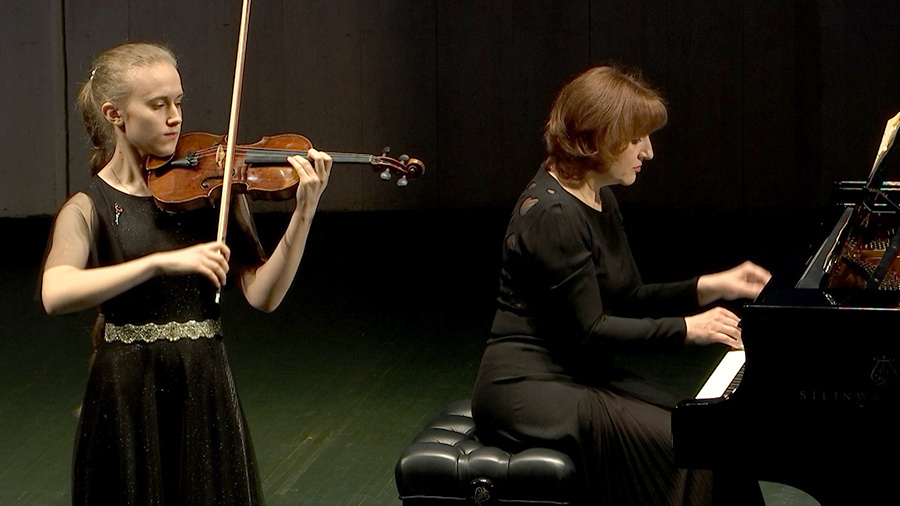    © АО "ТВ Центр"