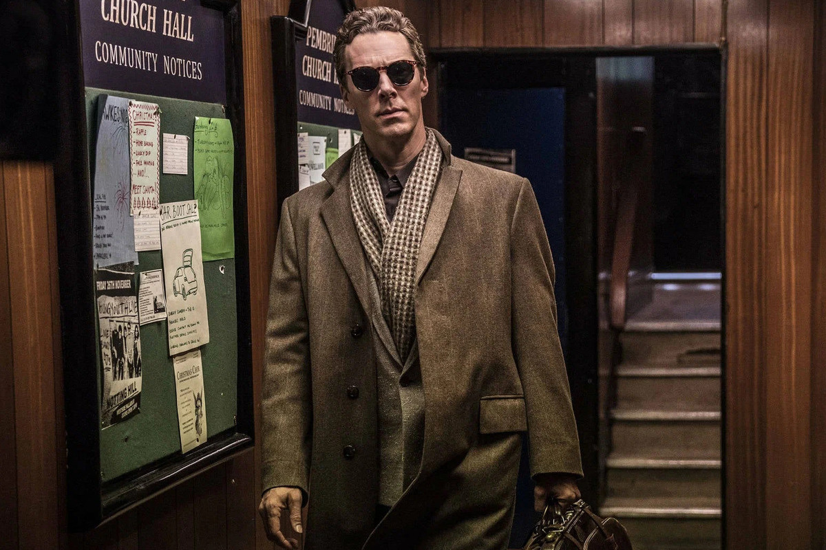 Сериал — экранизация серии книг Эдварда Сент-Обина. Источник: кадр из сериала «Патрик Мелроуз» / HBO📷
