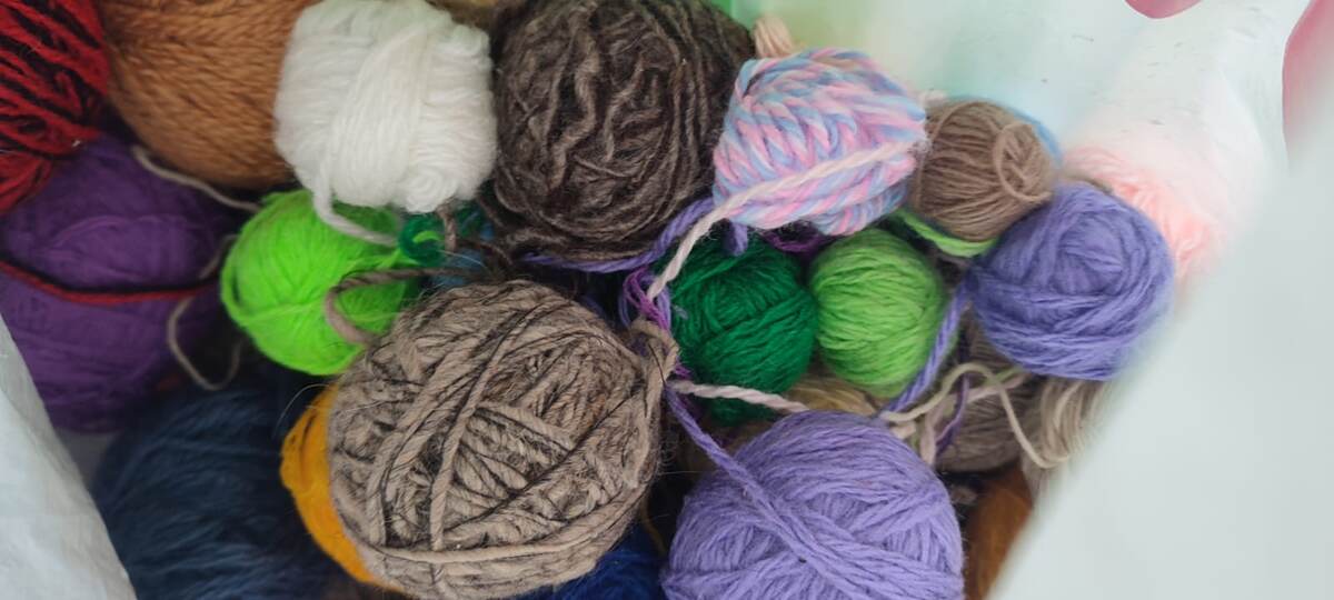 Не успела дописать статью, а мне уже принесли/ пристроили клубочки. 