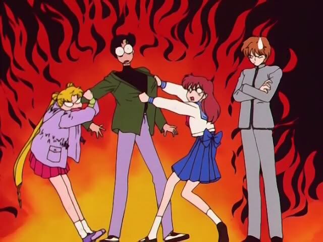 Усаги и Нацуми пытаются разорвать Мамору на две части (спойлер: не получилось)