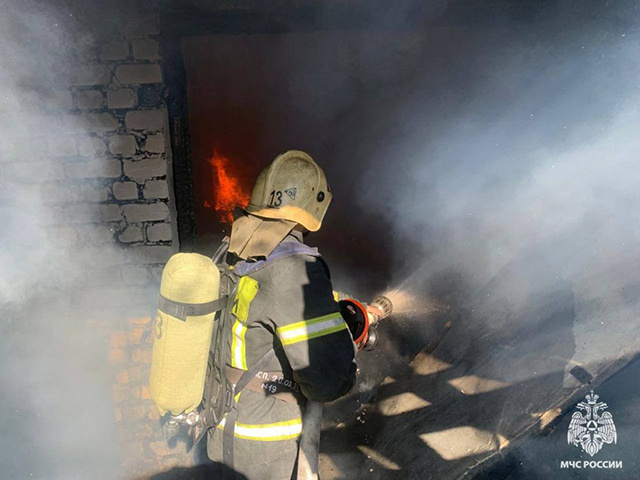 В выходные в Тверской области горели машины, квартиры, кафе и офисы – 35 пожаров